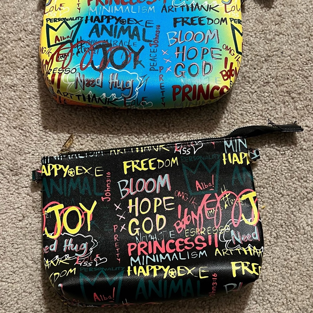 Colorful Graphic Print Women's Pouch Set